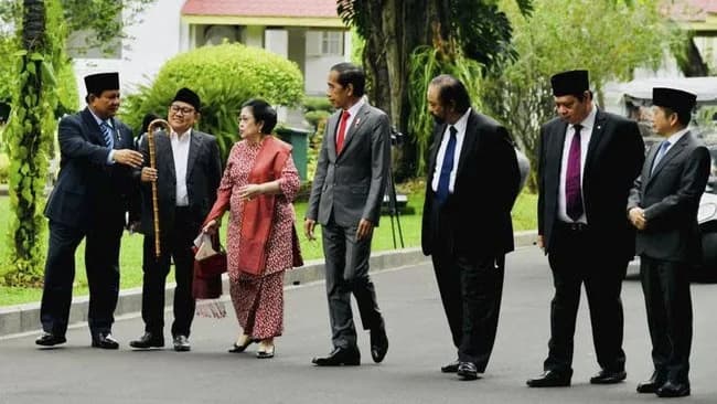 Koalisi Tanpa Oposisi: Ketika Demokrasi Indonesia Memilih Stabilitas di Atas Kontestasi